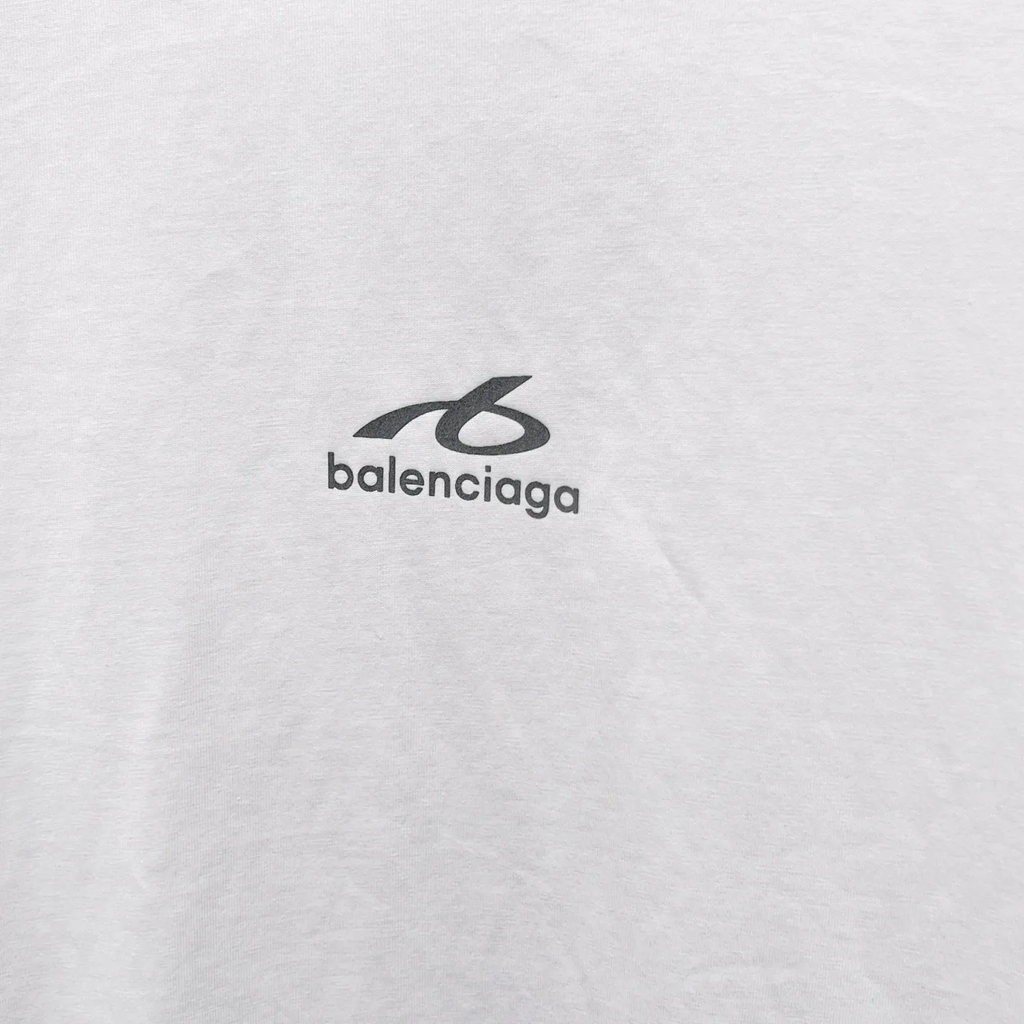 💰P 85 【 . Quality】 BALENCIAGA/ SS 26 New Arrival， LOGO T 。 ZP 。 260 ， . ， 。 。Classic ， . . . . OS . Same Style ：BL 263789 ：Black，White Size：XS S M L